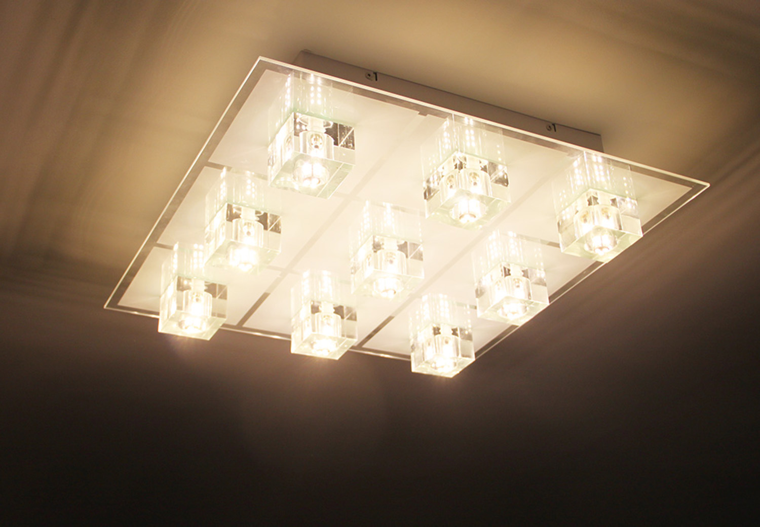 Installations et raccordement luminaires, spot, led, éclairage, dalle LED, tube néon